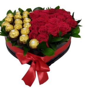 caja en forma de corazon negra con 24 rosas rojas de exportacion y 15 chocolates ferrero rocher cali