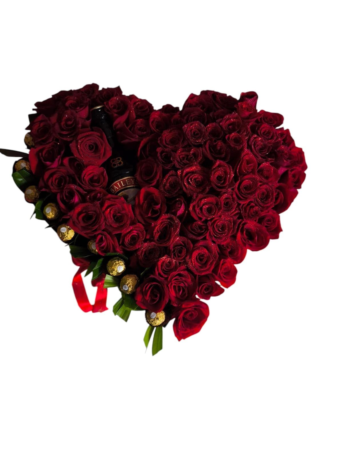 Corazón gigante de 100 rosas rojas con crema de whisky Baileys y chocolates Ferrero Rocher Cali