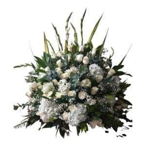 arreglo exclusivo con gladiolos rosas blancas hortensias hojas de lino y eucalipto cali