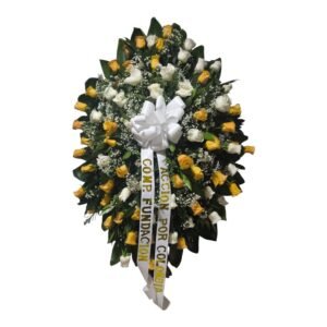 corona funebre tradicional amarilla con rosas blancas aster mono de seda y cinta de condolencias cali